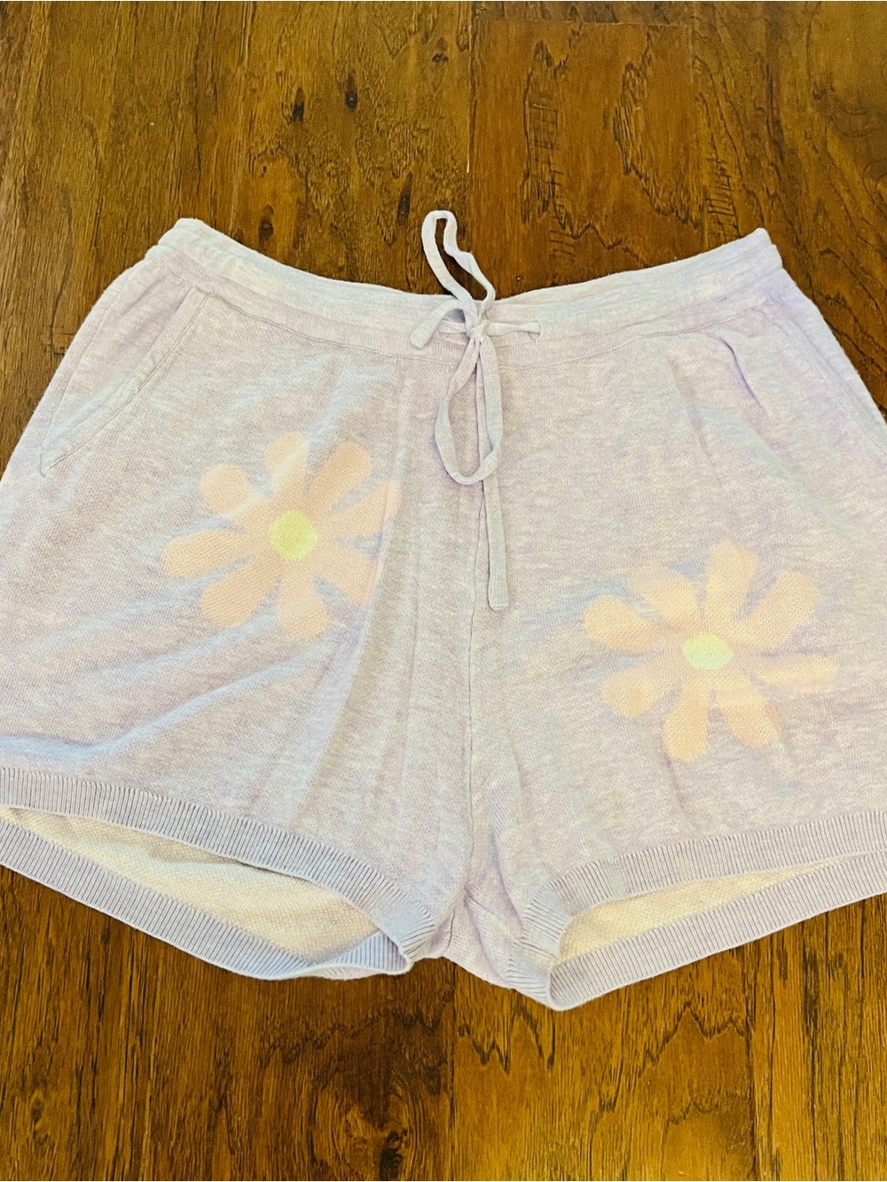 Cute And Comfy Light Mauve Shorts With Pink Flowers Size L